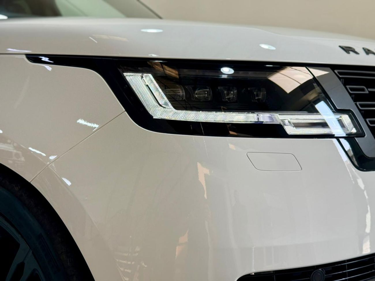 لاند روفر رينج روفر P530  SE