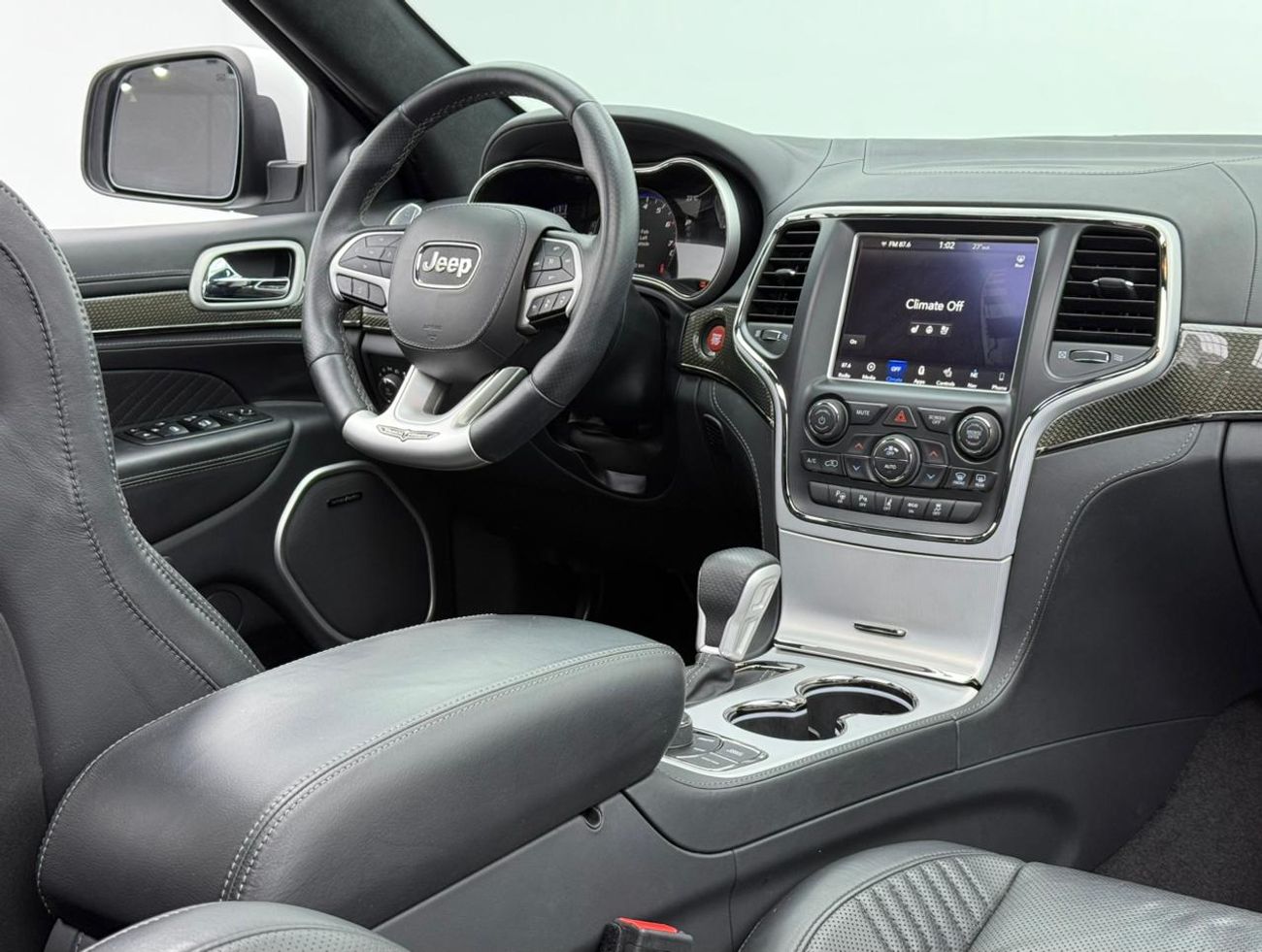 Jeep Grand Cherokee Trackhawk 6.2L 2018 Jeep Grand Cherokee Trackhawk ,Warranty ,Excellent Condition ,GCC