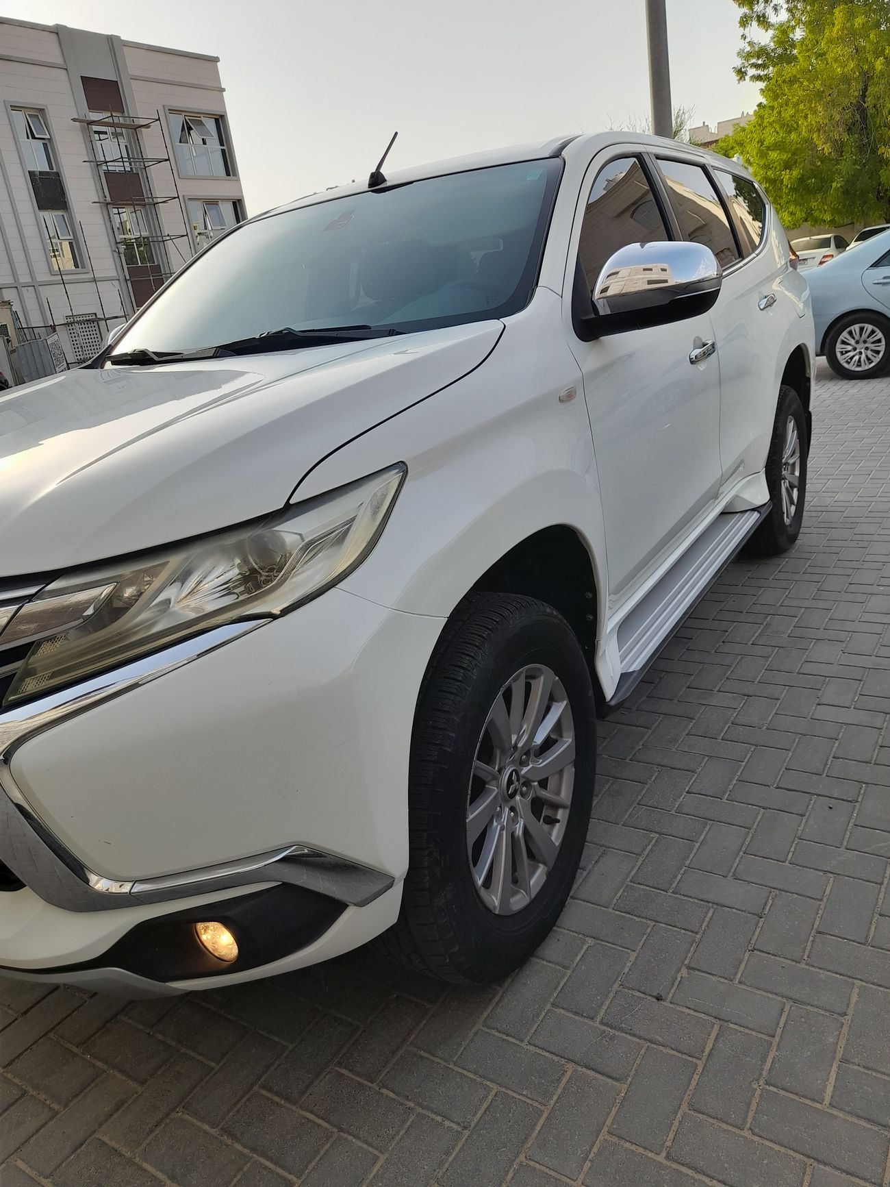 Mitsubishi Montero Sport GLX 3.0L