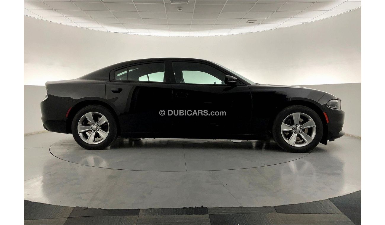 Dodge Charger SXT / SE