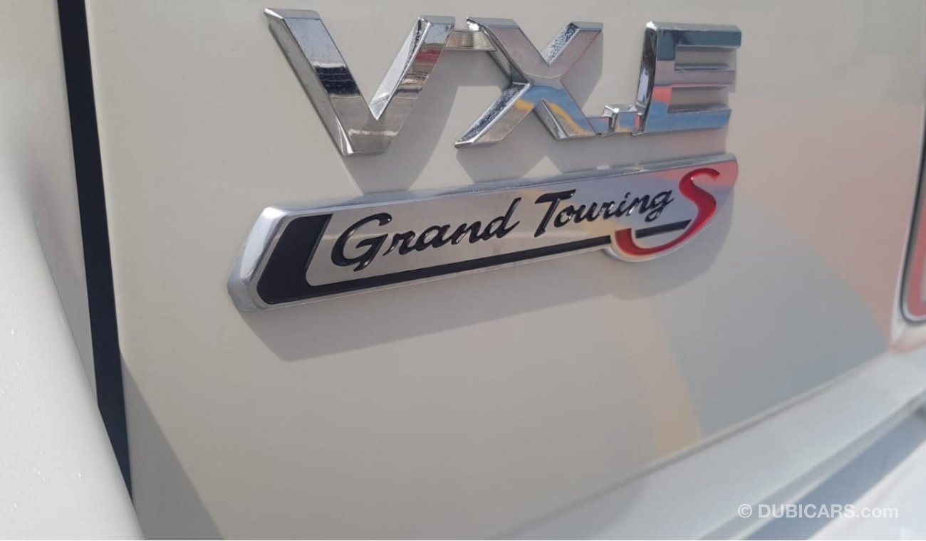 Toyota Land Cruiser VXE Grand Touring 5.7Ltr,8 Cylinder Petroleum engine , with automatic transmission