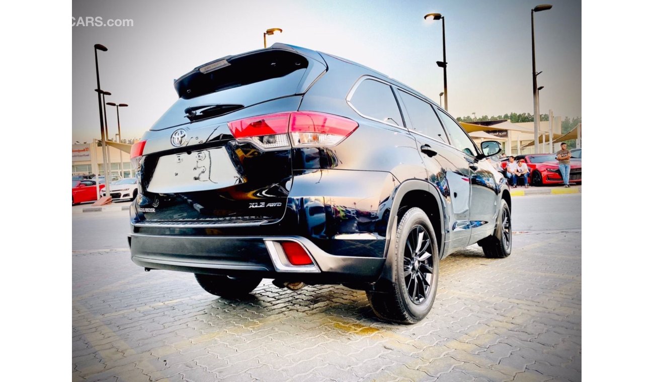 Used Toyota Highlander For sale 2018 for sale in Dubai - 559125