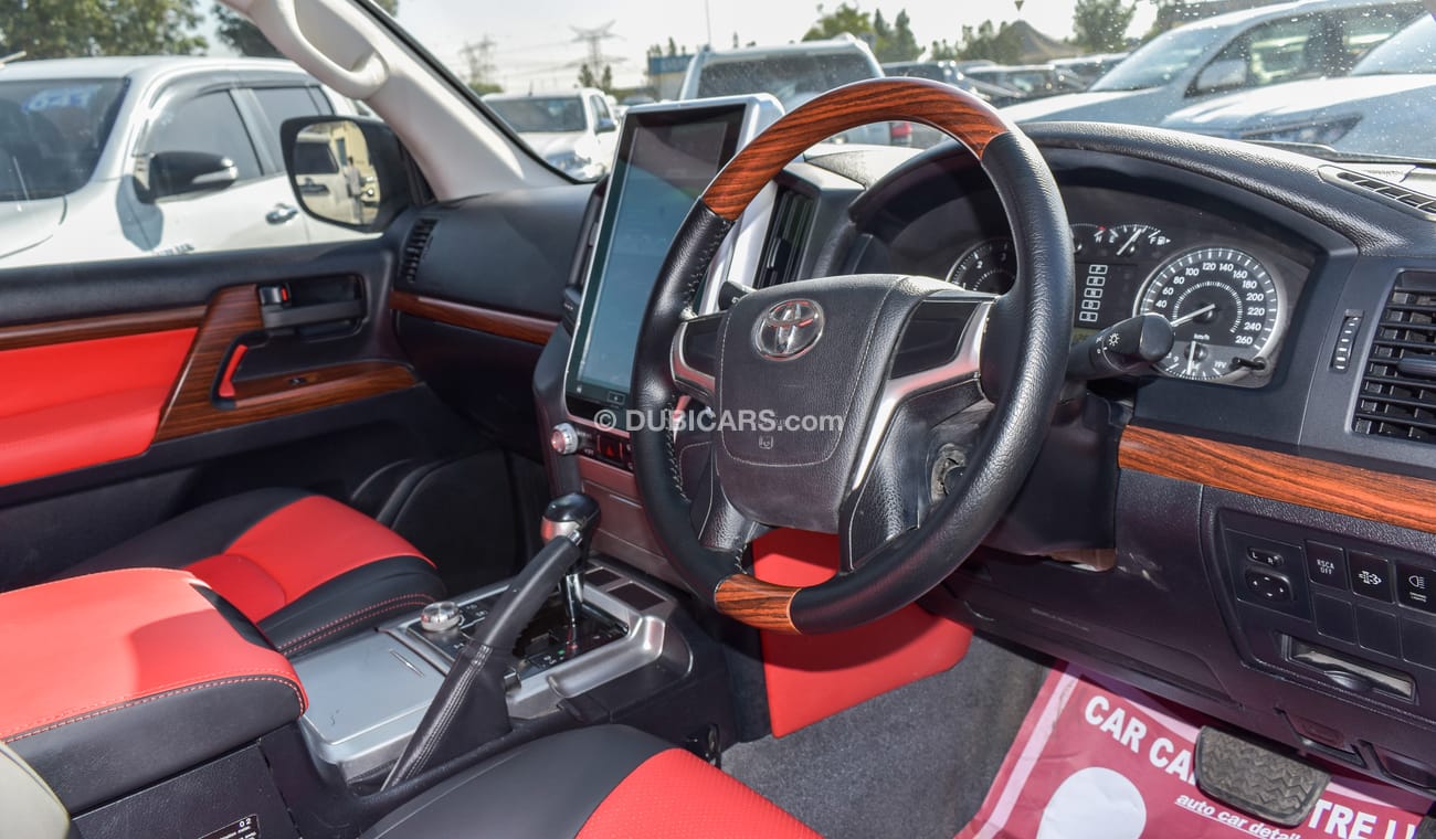 تويوتا لاند كروزر With 2019 body kit