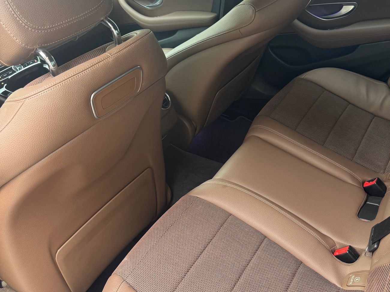 مرسيدس بنز E200