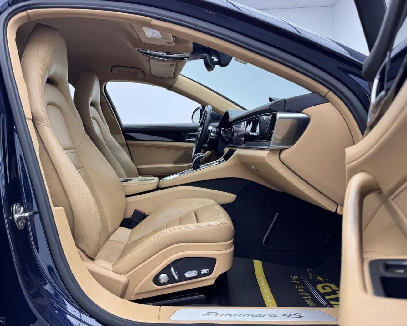 Porsche Panamera 2017 Porsche Panamera 4S, Full Service History, Sport Chrono Package, Excellent Condition, GCC