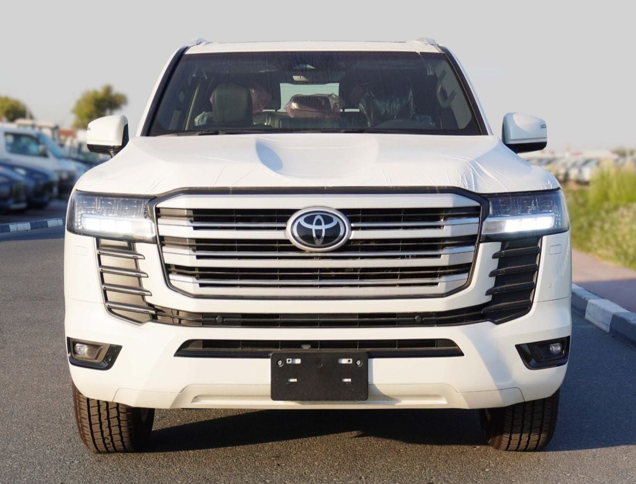 Toyota Land Cruiser GXR TOYOTA Landcruiser GXR 4.0 Petrol AT Model 2026 With RADAR 2026  Model - GCC SPECS
