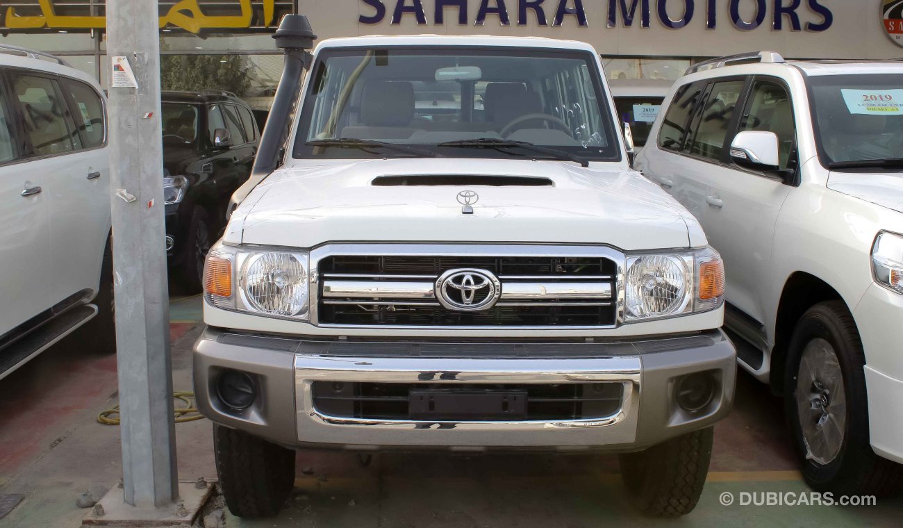 Toyota Land Cruiser LX V8 4WD