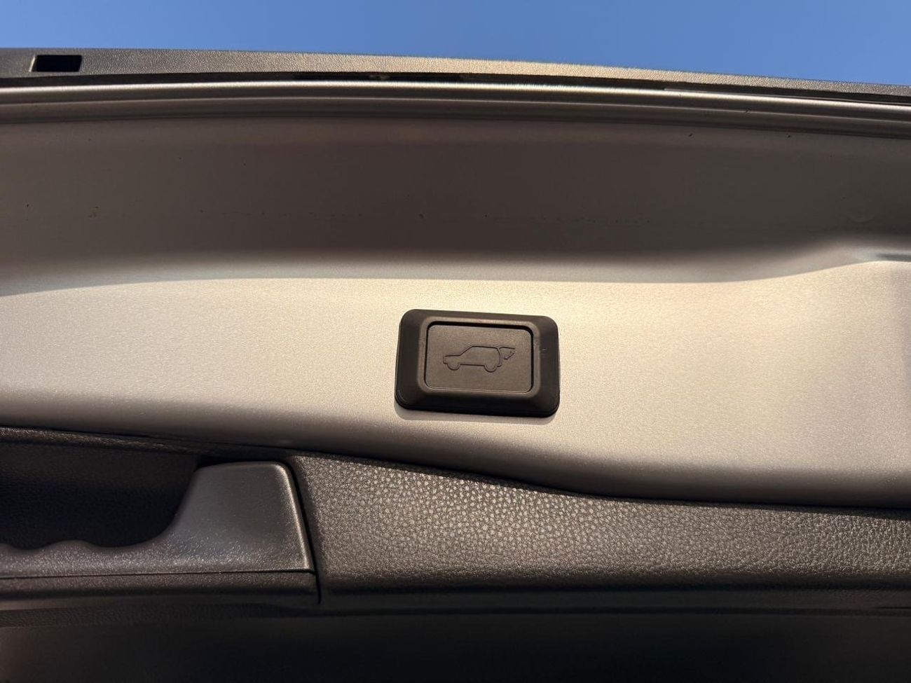 تويوتا راف ٤ XLE 2.5L Full option