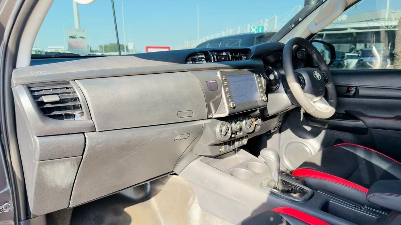 Toyota Hilux FRONT BUMPER | 4X4 SPORTS BAR | LEATHER SEATS | AUTO | 2.8L DIESEL | POWER SEATS