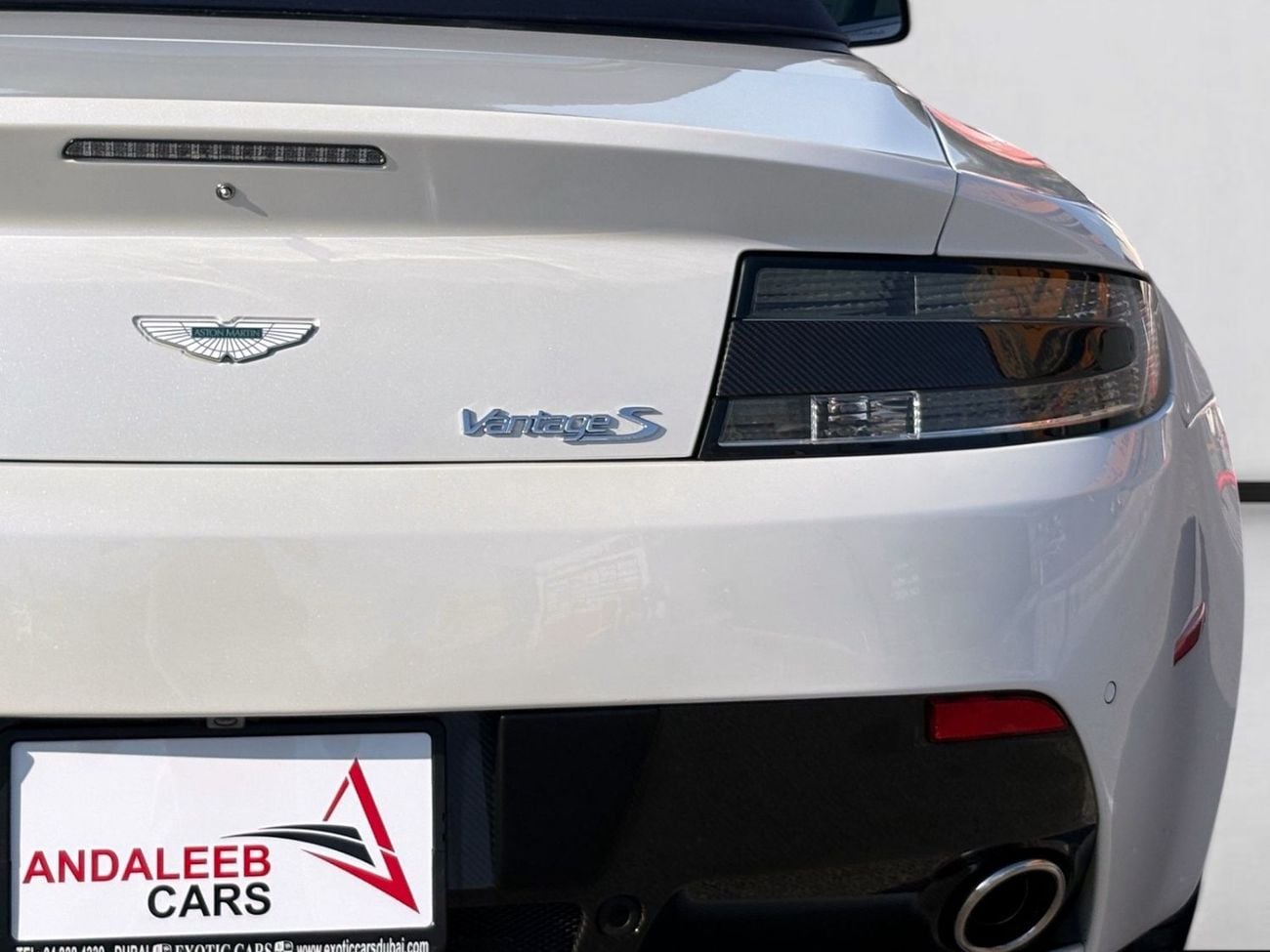 Aston Martin Vantage ASTON MARTIN VANTAGE S Cabriolet | 4.7L V8 | 2014 | GCC SPECS