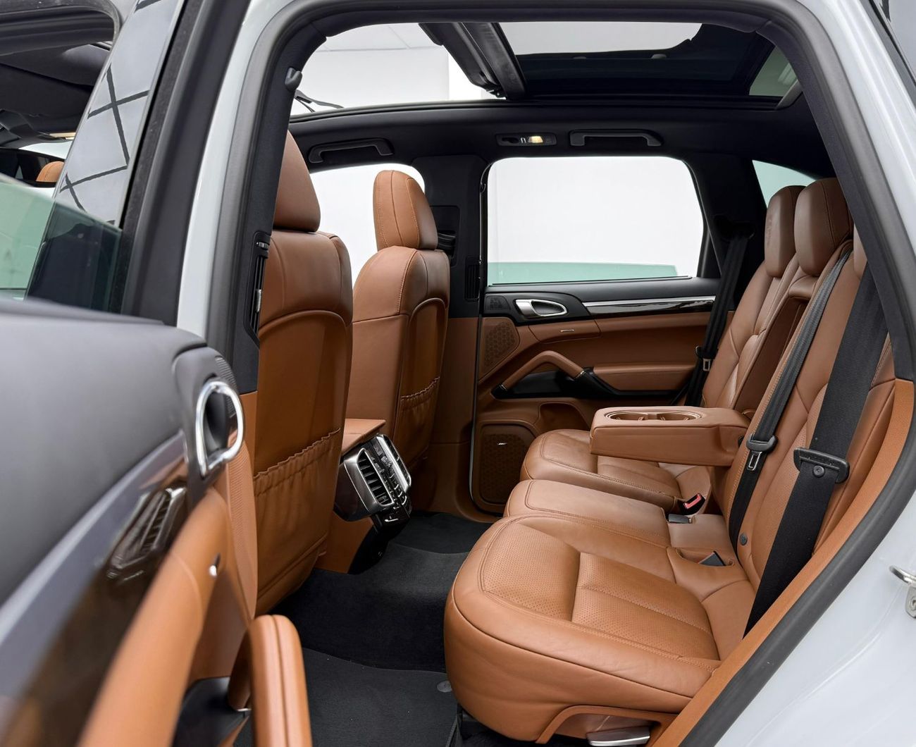 بورش كايان S Platinum Edition 3.6L 2017 Porsche Cayenne S Platinum Edition, Full Service History, GCC