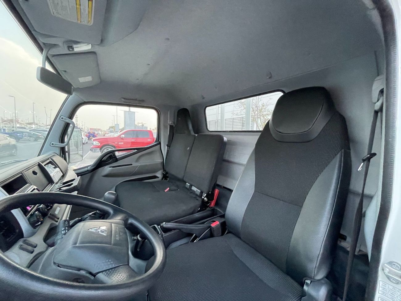 Mitsubishi Fuso Canter GCC PICK UP