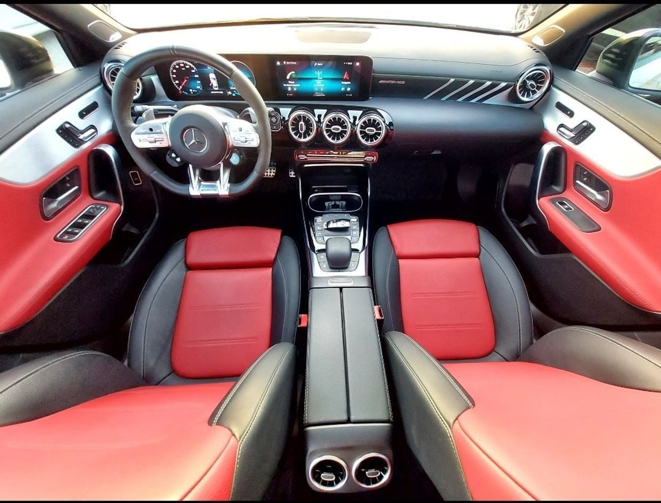 مرسيدس بنز A 35 AMG Premium + 2.0L