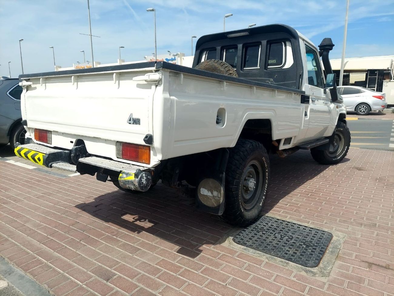 Toyota Land Cruiser Pick Up SC 4.2L DIESEL (1HZ) MANUAL TRANSMISSION