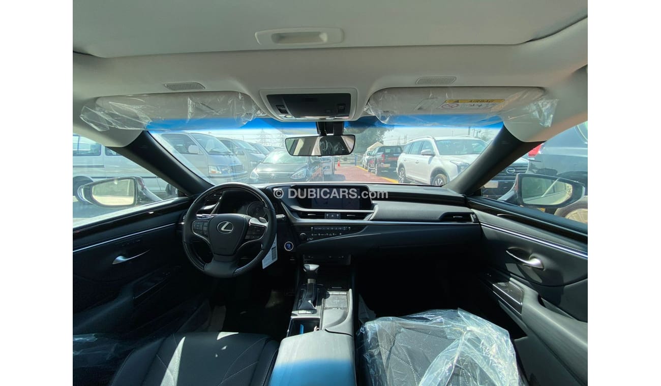 Lexus ES 300 LEXUS ES 300h HYBRID MODEL 2019 WHITE COLOR