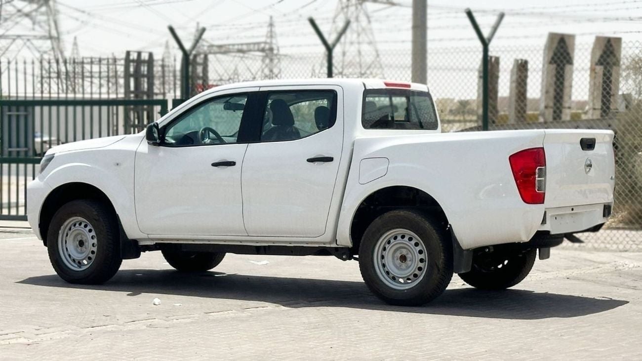 Nissan Navara Nissan Navara 2.5D XE 4X4 DC PLUS MT