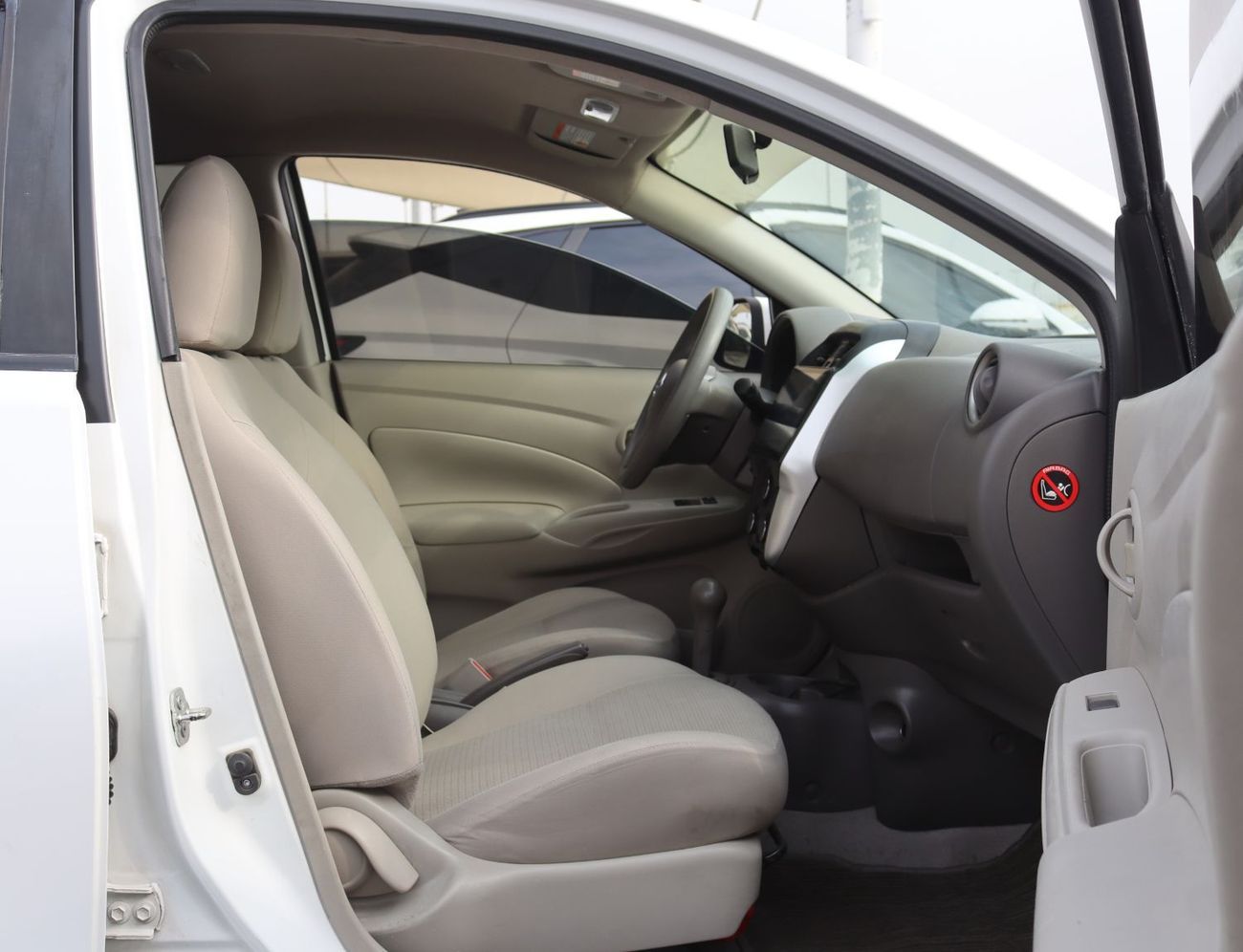 نيسان صني نيسان صنى - 2022 -خليجى - بدون حوادث -محرك 1.5 -بحاله ممتازه