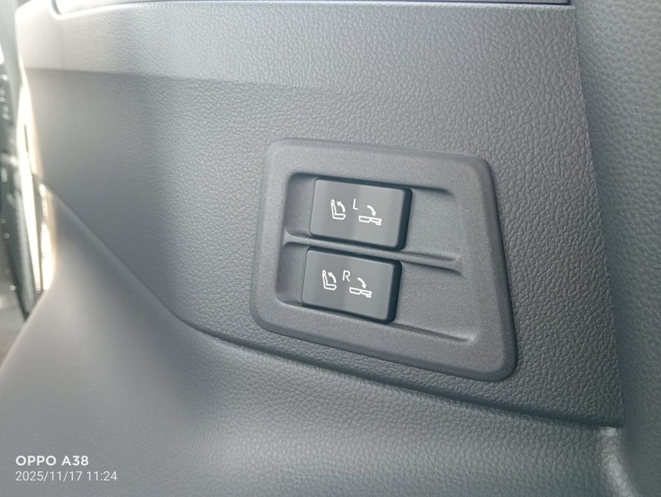 تويوتا لاند كروزر Toyota Land Cruiser LC300 GR Sport 3.5L 2025 Full With soft doors