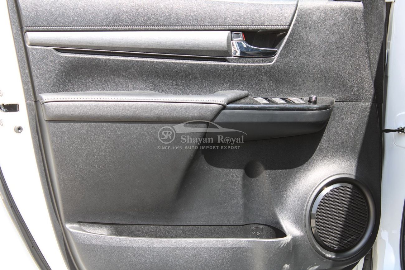 Toyota Hilux LHD 4.0L PETROL V6 4X4 DC ADVENTURE EXCLUSIVE AT 2025MY