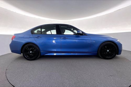 بي أم دبليو 318i M Sport | شامل الضمان | 0 ﺪﻔﻋﺓ ﺃﻮﻟﻯ