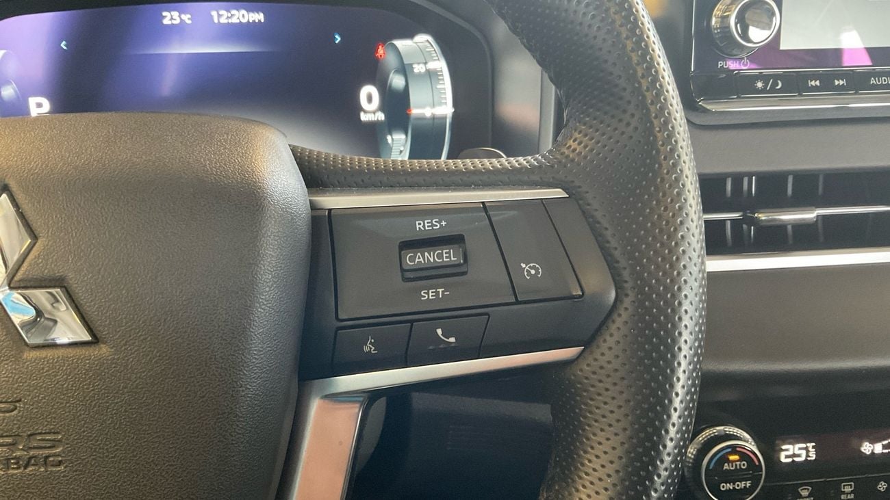 ميتسوبيشي آوتلاندر 2.5 AUTO 4WD 7SEAT HL | شامل الضمان | 0 ﺪﻔﻋﺓ ﺃﻮﻟﻯ