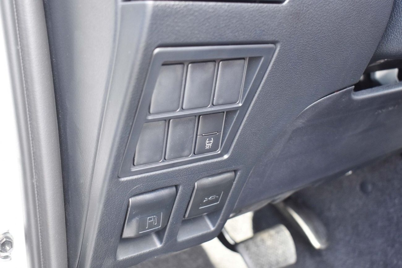 تويوتا هيلوكس GLX 2.7L Double Cab Utility 4WD A/T