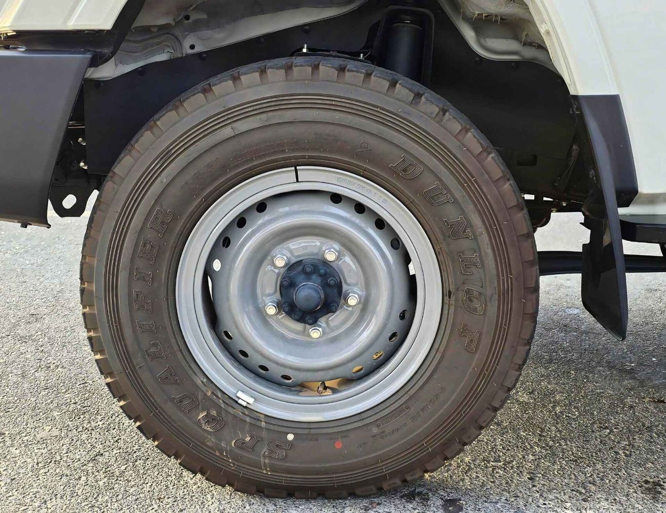 تويوتا لاند كروزر 70 LC78 / V6 / 4.2L DIESEL / M/T / POWER WINDOWS WITH LEATHER (CODE # 68036)