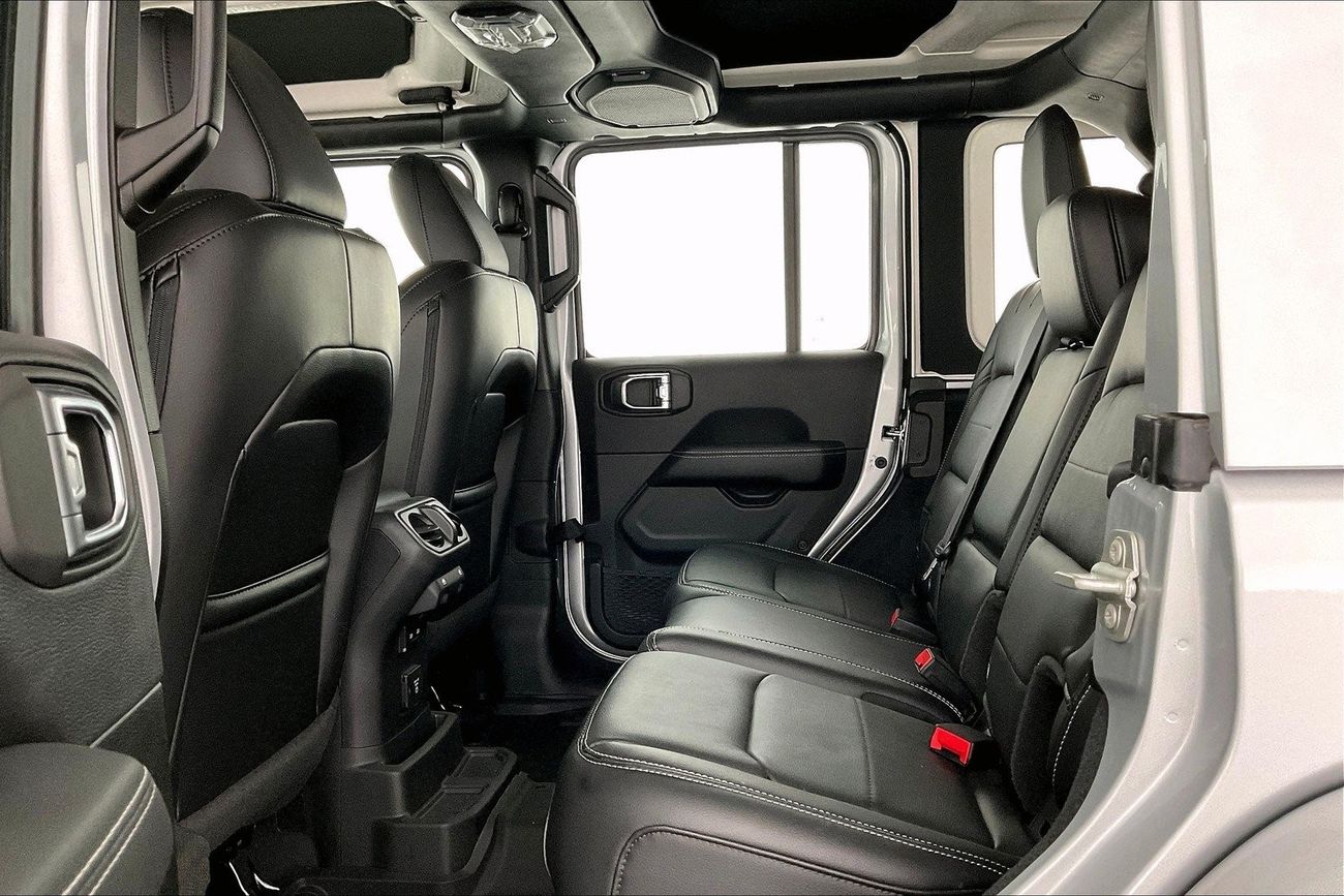 Mercedes-Benz CLS 350 Premium+ (AMG Package) | 1 year free warranty | 0 Down Payment