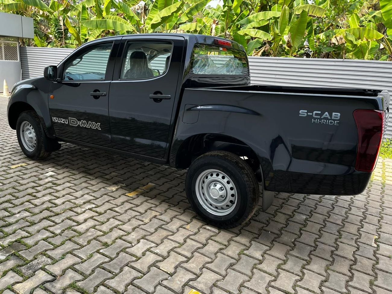 إيسوزو D ماكس DC 2.5L 2WD RIGHT HAND DRIVE DIESEL MANUAL TRANSMISSION