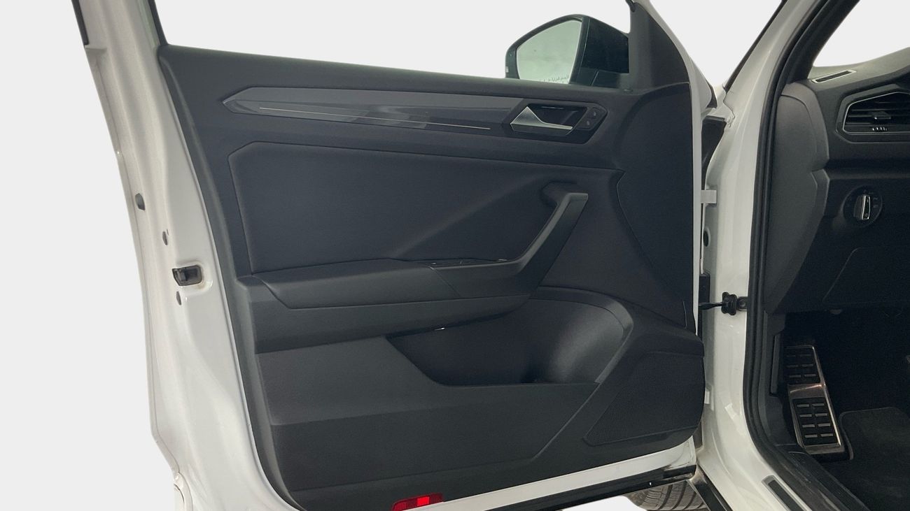 فولكس واجن T ROC R-Line | upto AED 20,000 Ramadan Discount | شامل الضمان | 0 ﺪﻔﻋﺓ ﺃﻮﻟﻯ