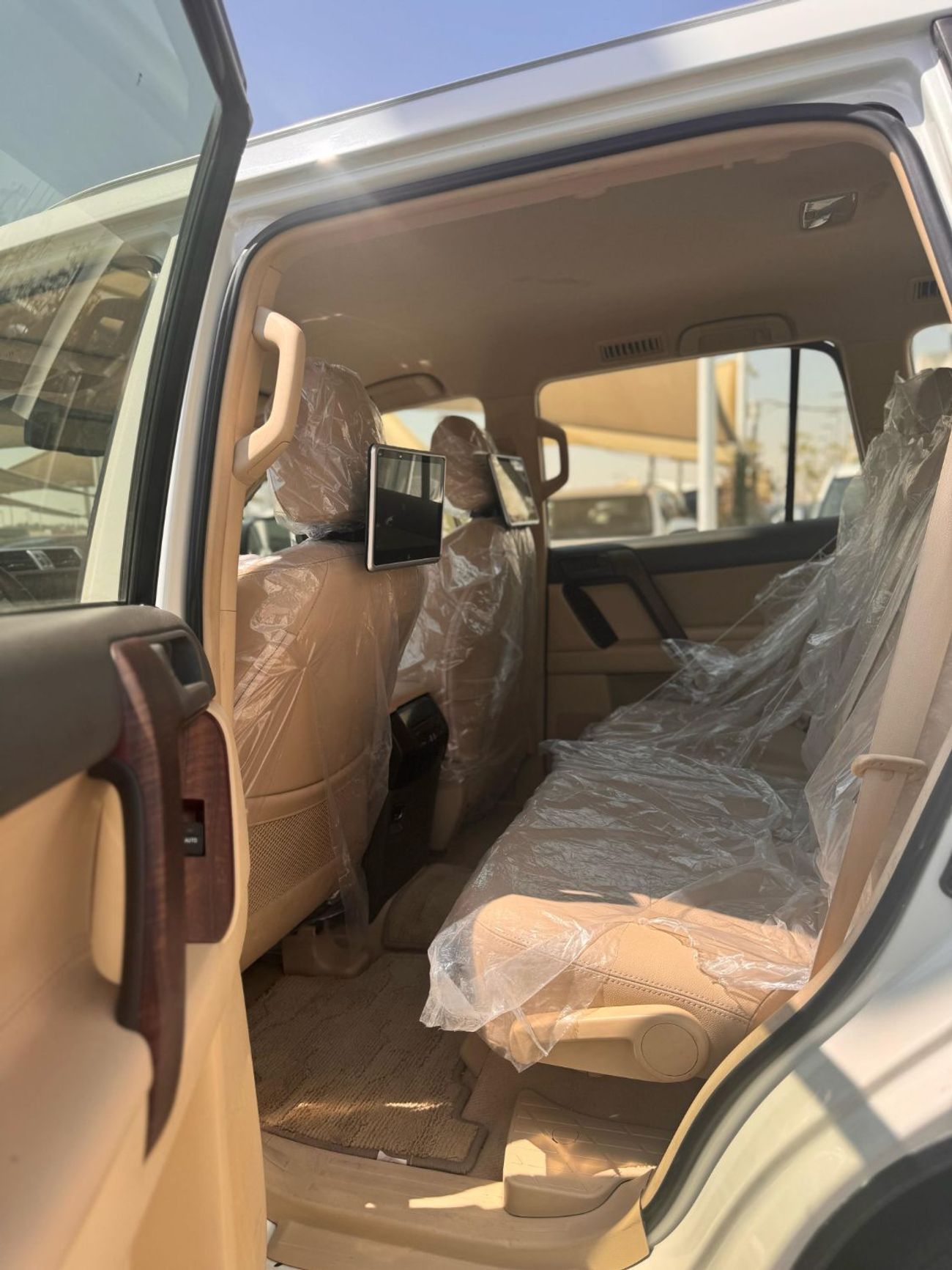 تويوتا برادو GXR 2.7L (164 HP) 4WD (7 Seater)