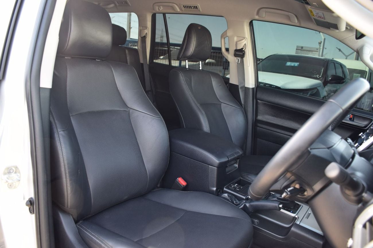 تويوتا برادو Diesel 2.8L 7 Seater. Service History Available