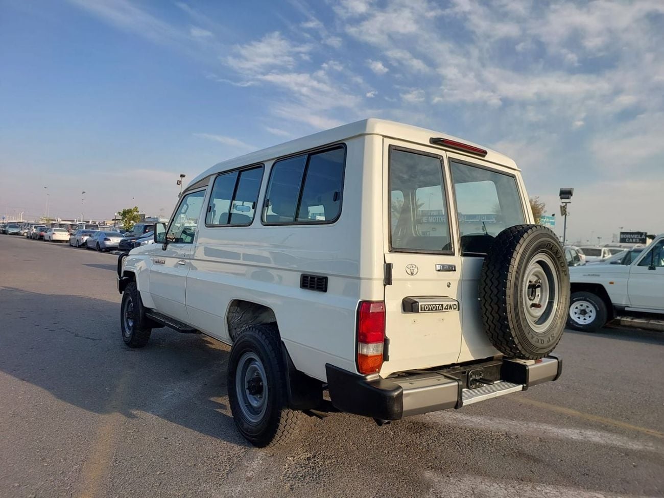 تويوتا لاند كروزر TOYOTA LAND CRUISER SUV RHD 2017 MODEL 4.2 L DIESEL MANUAL(PM89605)