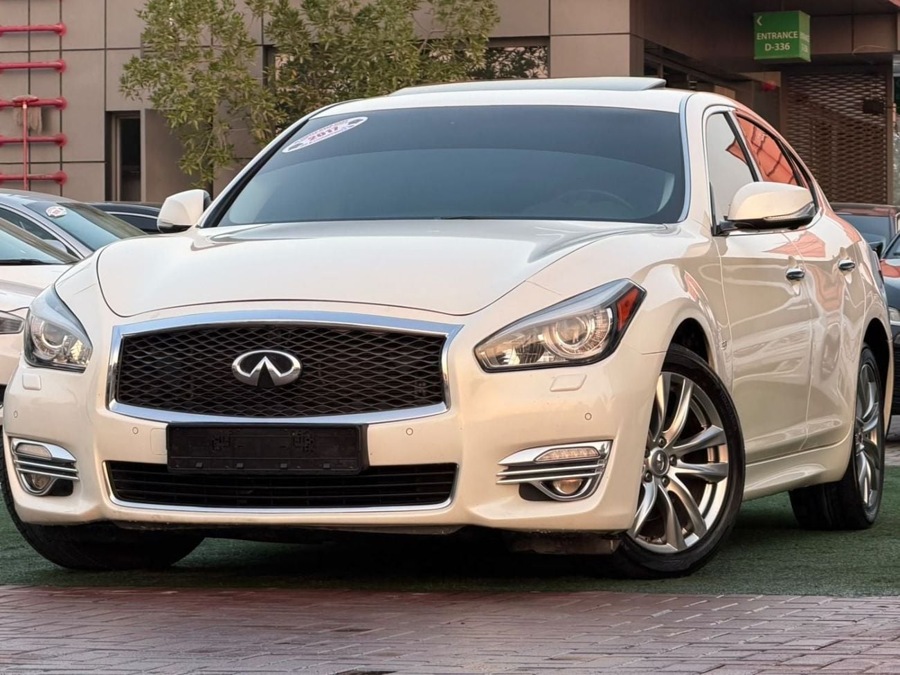 Infiniti Q70 EXCELLENCE First owner from the dealership, full option, sunroof, two keys