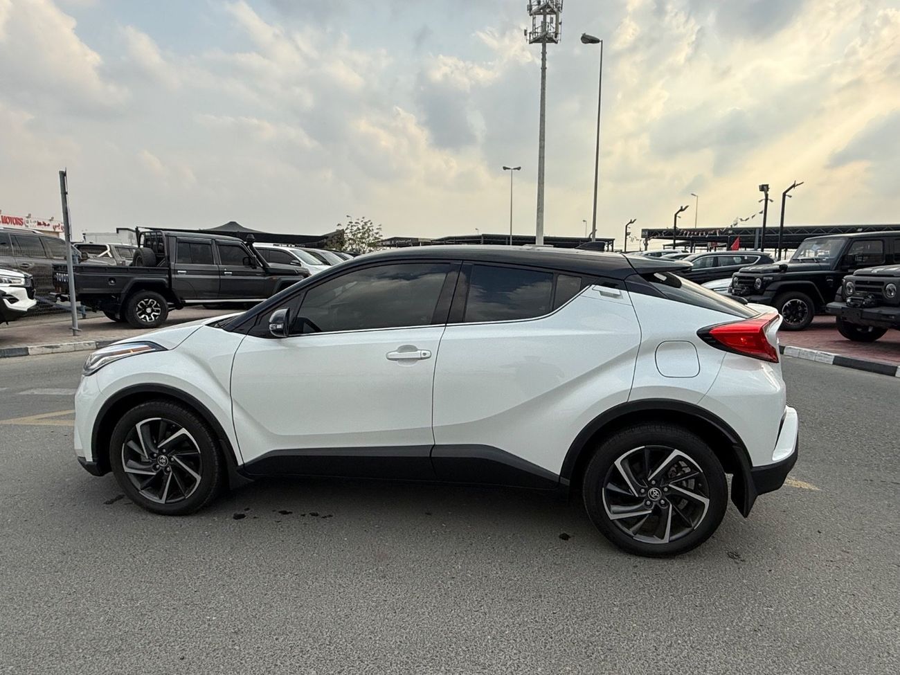 Toyota CHR LIMITED,LEADER SEAT,PUSH START, STICKER 2023 MODEL