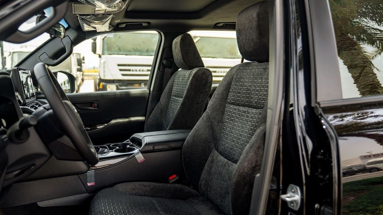 تويوتا لاند كروزر GXR LC GXR 3.3D\(LHD) TOYOTA LAND CRUISER LC300 GXR 3.3D AT MY2025 – BLACK