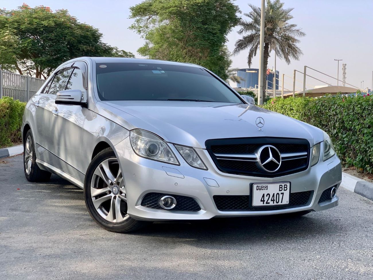 Mercedes-Benz E 350 The Mercedes-Benz E350 is a luxury mid-size sedan featuring a 2.0-liter turbocharged four-cylinder e