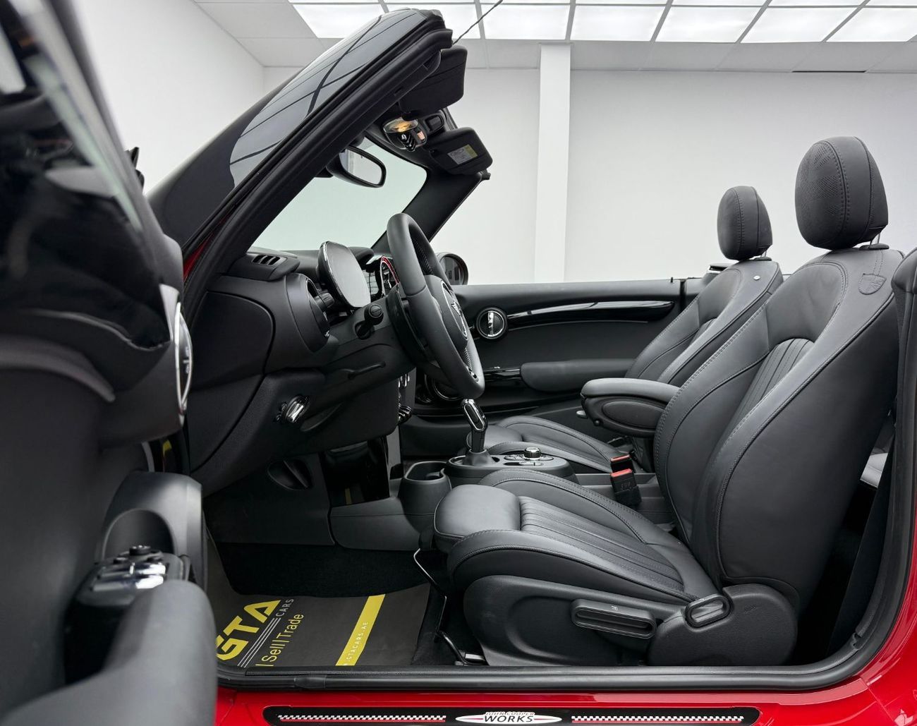 Mini Cooper 2024 Mini Cooper JCW, 2026 Mini Warranty + Service Pack, Very Low Km, Fully Loaded, GCC