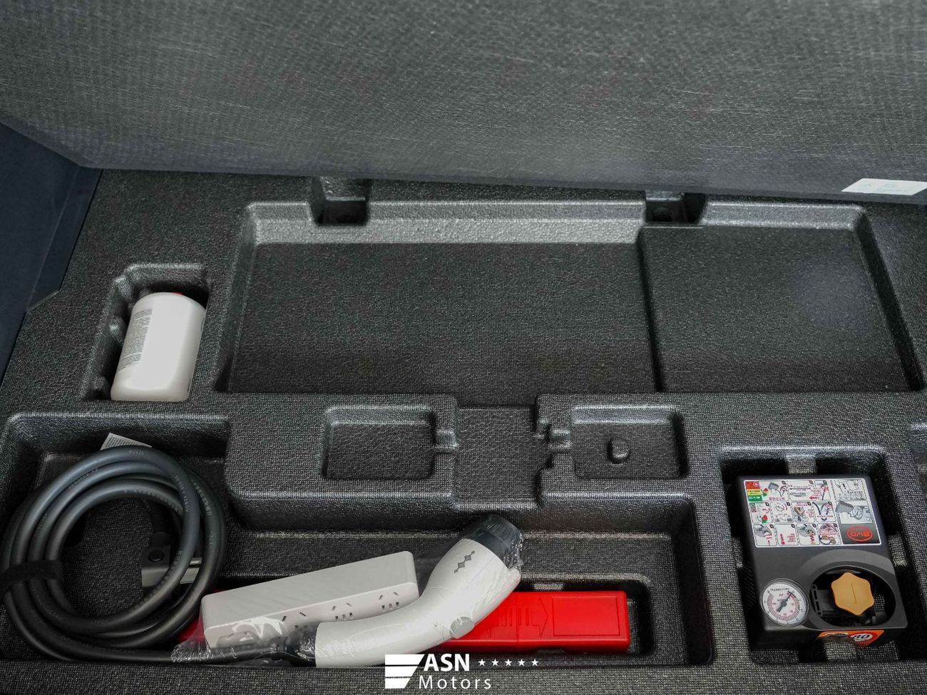 BYD Leopard Titanium 7 Ultra Edition Orange Interior 1.5 Plug-In Hybrid (Export Price)