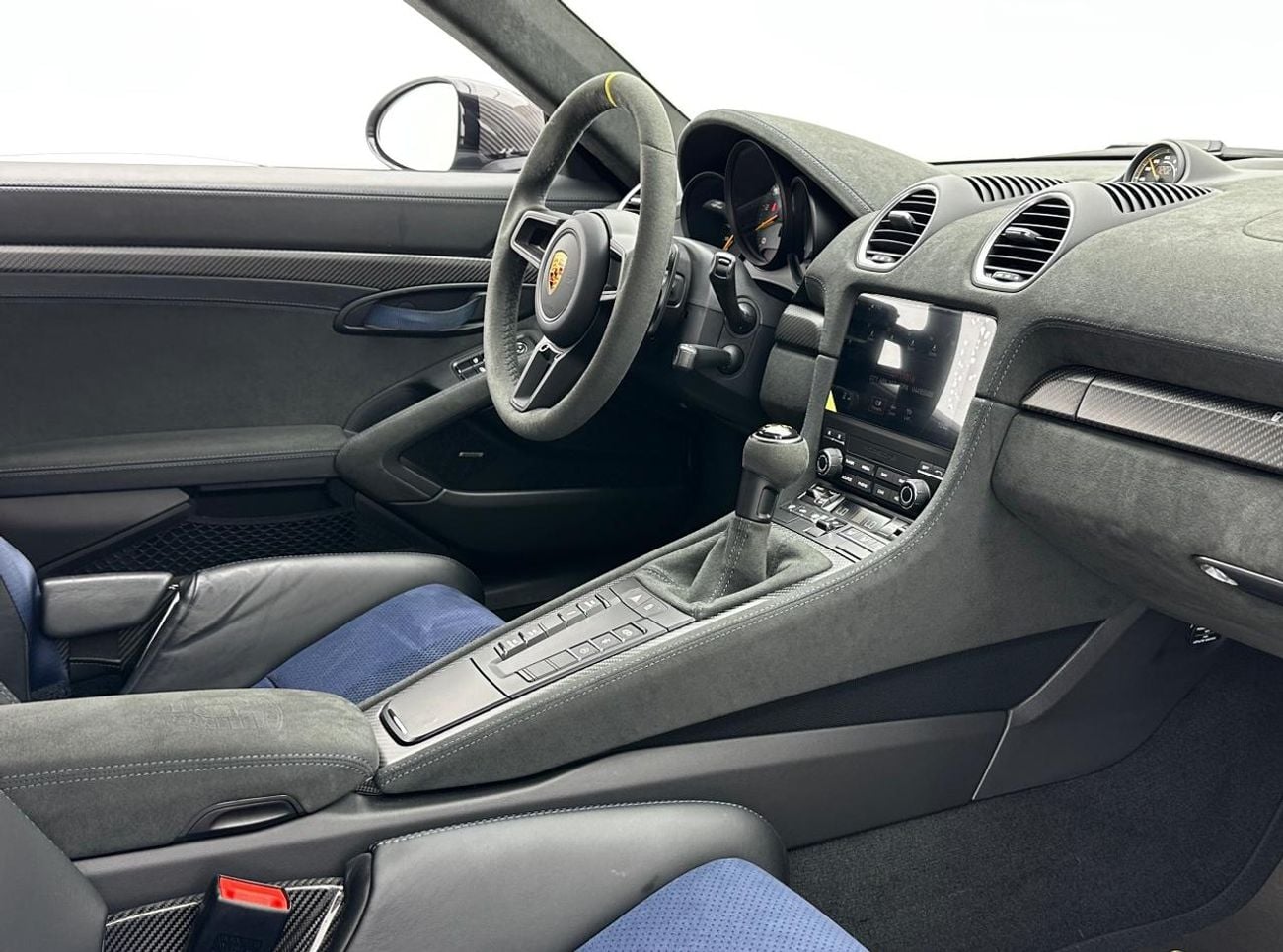 بورش كايمان 718 GT4 RS 2025 Porsche 718 Cayman GT4 RS Weissach Package, Feb/2027 Porsche Warranty, Excellent Condition, GCC