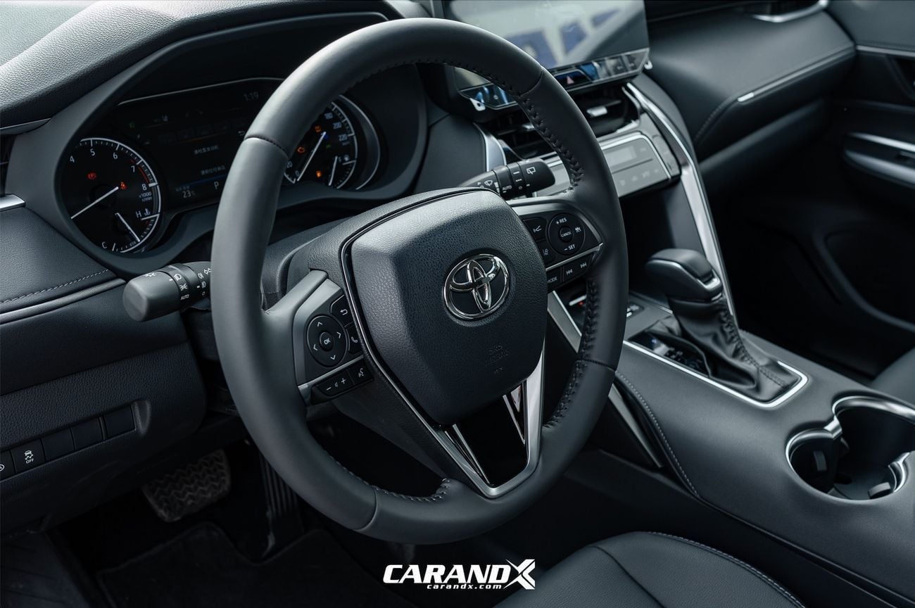 تويوتا فينزا 2.0L CVT 2WD Luxury Petrol 2025