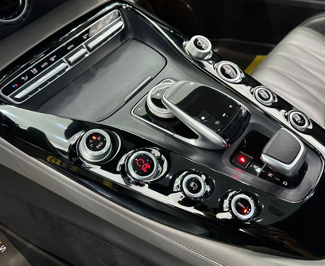 Mercedes-Benz AMG GT Std 2018 Mercedes AMG-GT 50th Edition, Warranty, Full Mercedes Service History, Very Low Kms, GCC Sp