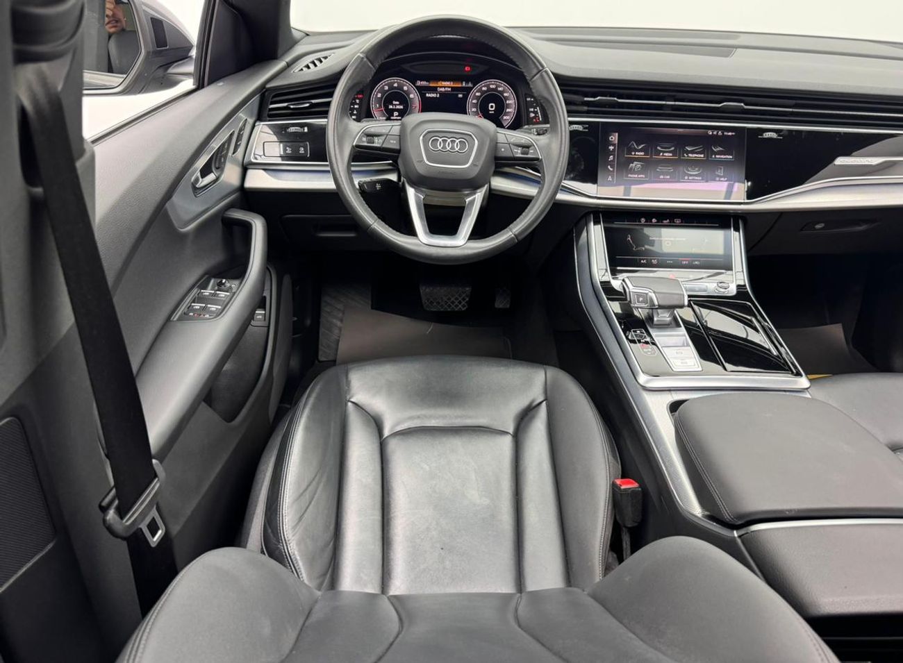 Audi Q8 55 TFSI quattro S-Line 3.0L (340 HP) 2020 Audi Q8 55TFSI S-Line, Audi Service History, 1 Year Warran