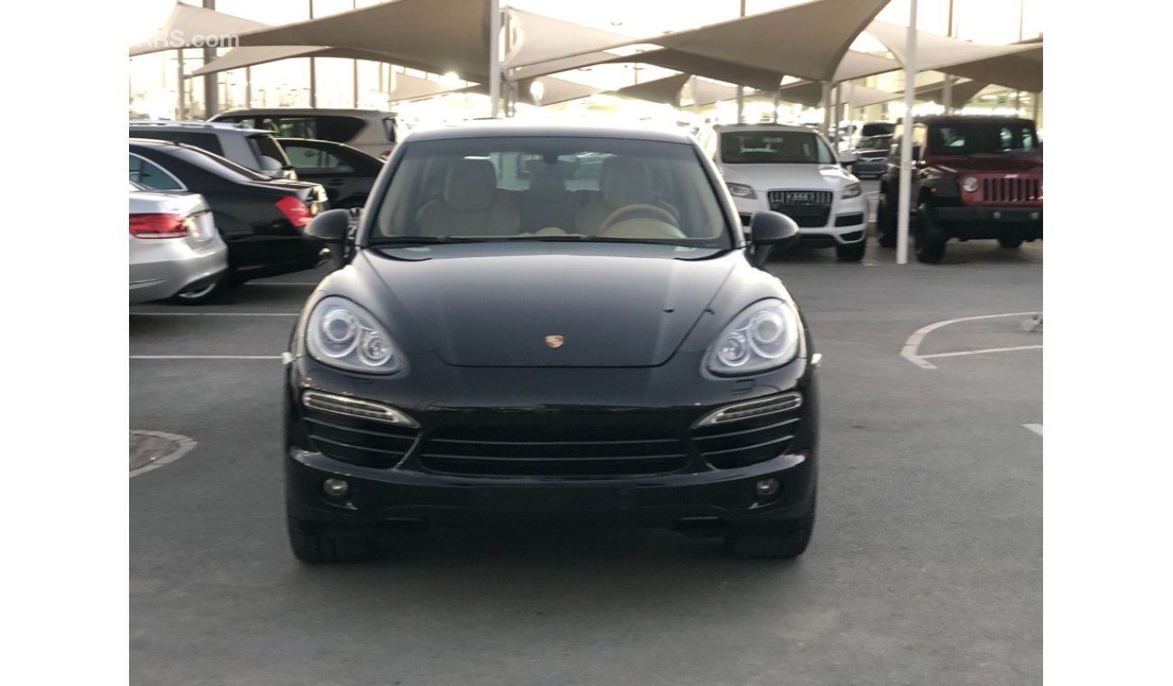 Porsche Cayenne S PORSCHE CAYENNE S MODEL 2012 GCC CAR PERFECT CONDITION FULL OPTION PANORAMIC ROOF LEATHER SEATS