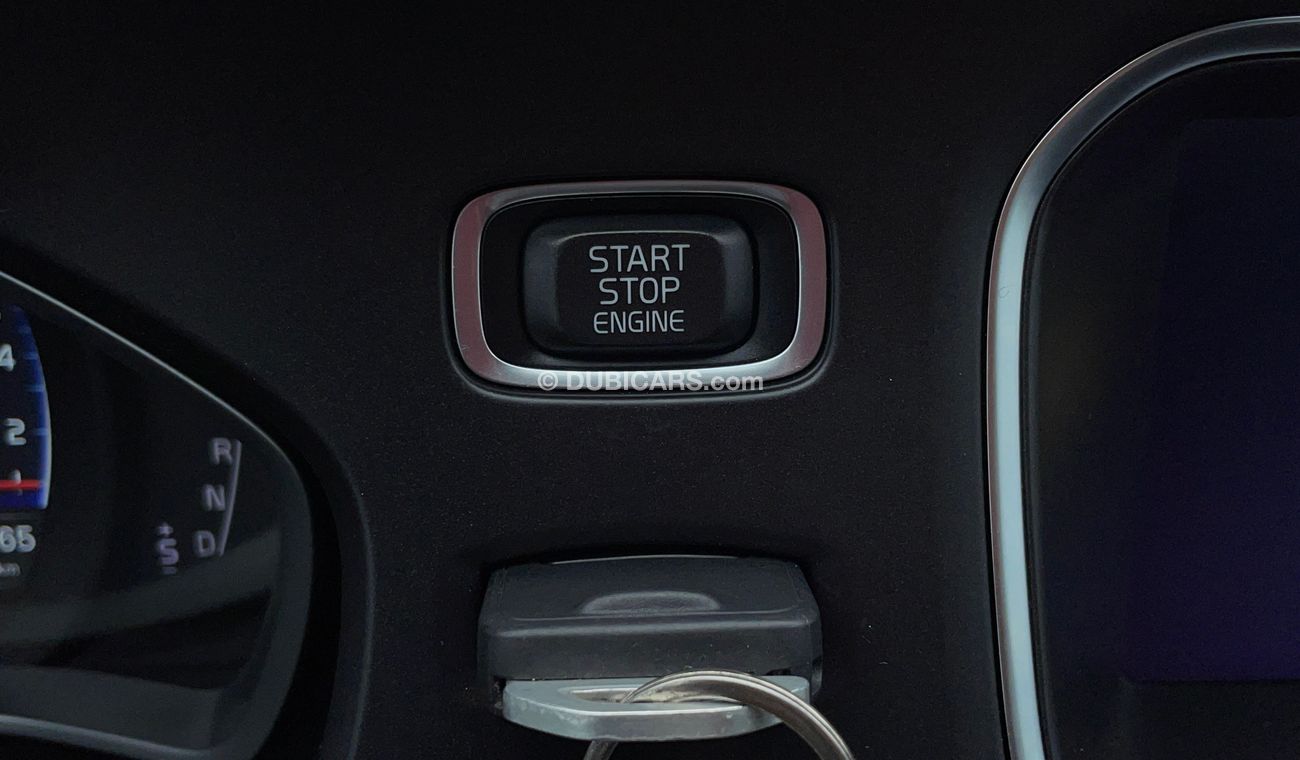 Volvo V40 T5 R DESIGN 2 | Under Warranty | Inspected on 150+ parameters