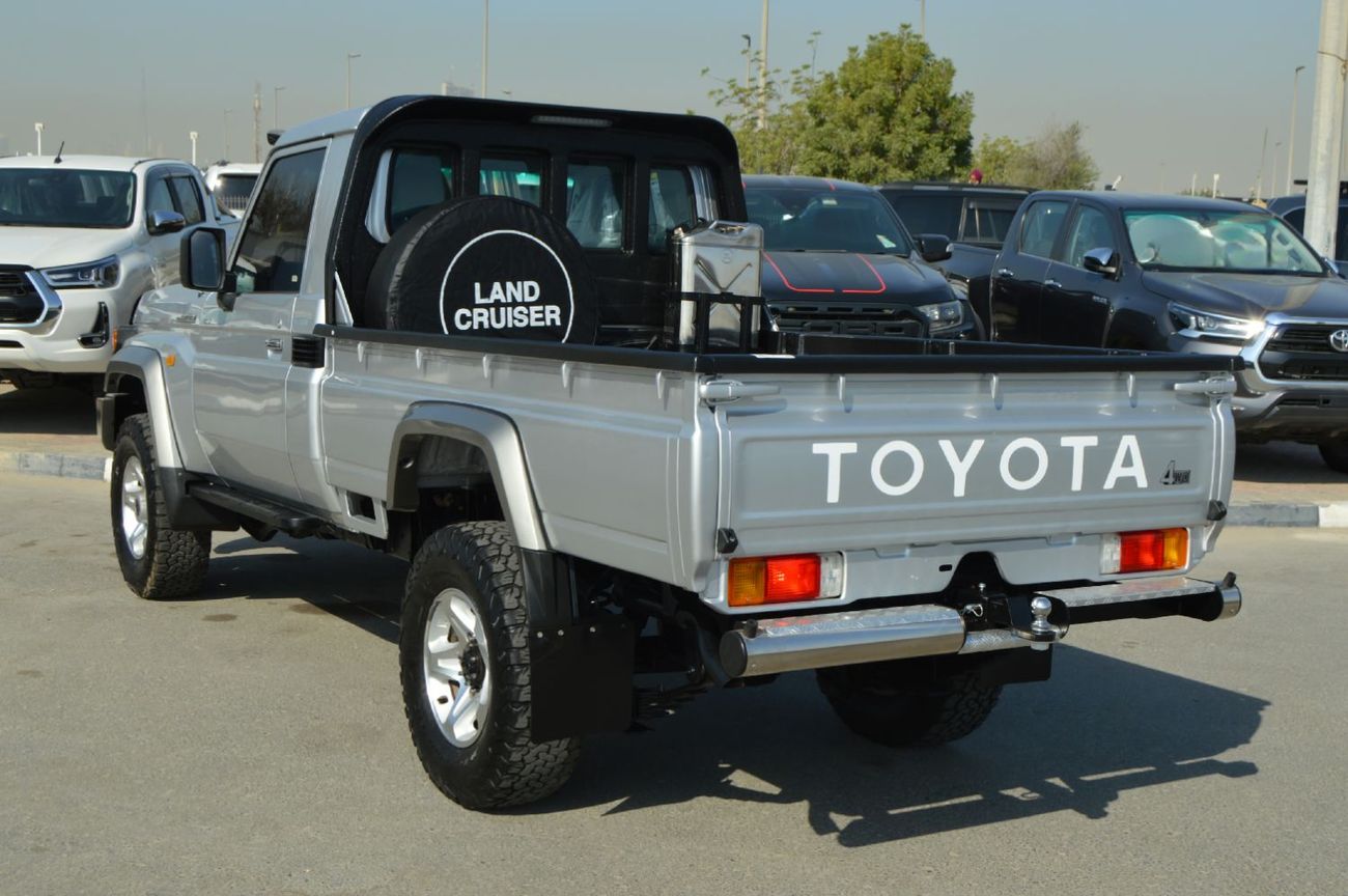 تويوتا لاند كروزر بيك آب ingle cabin 4.5L, perfect inside and outside