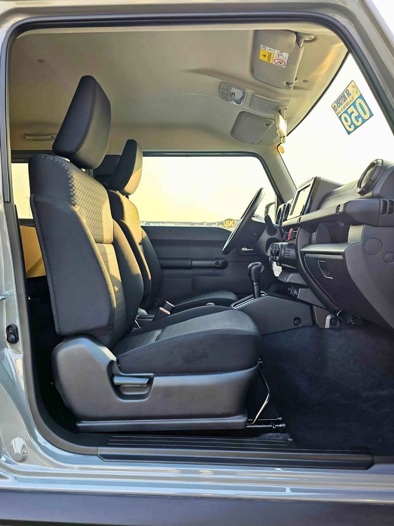 سوزوكي جيمني GL / A/T / 1.5L V4 PETROL / 3 DOOR / ALL GRIP SLDA AF / 4WD / CODE # SJ15GL