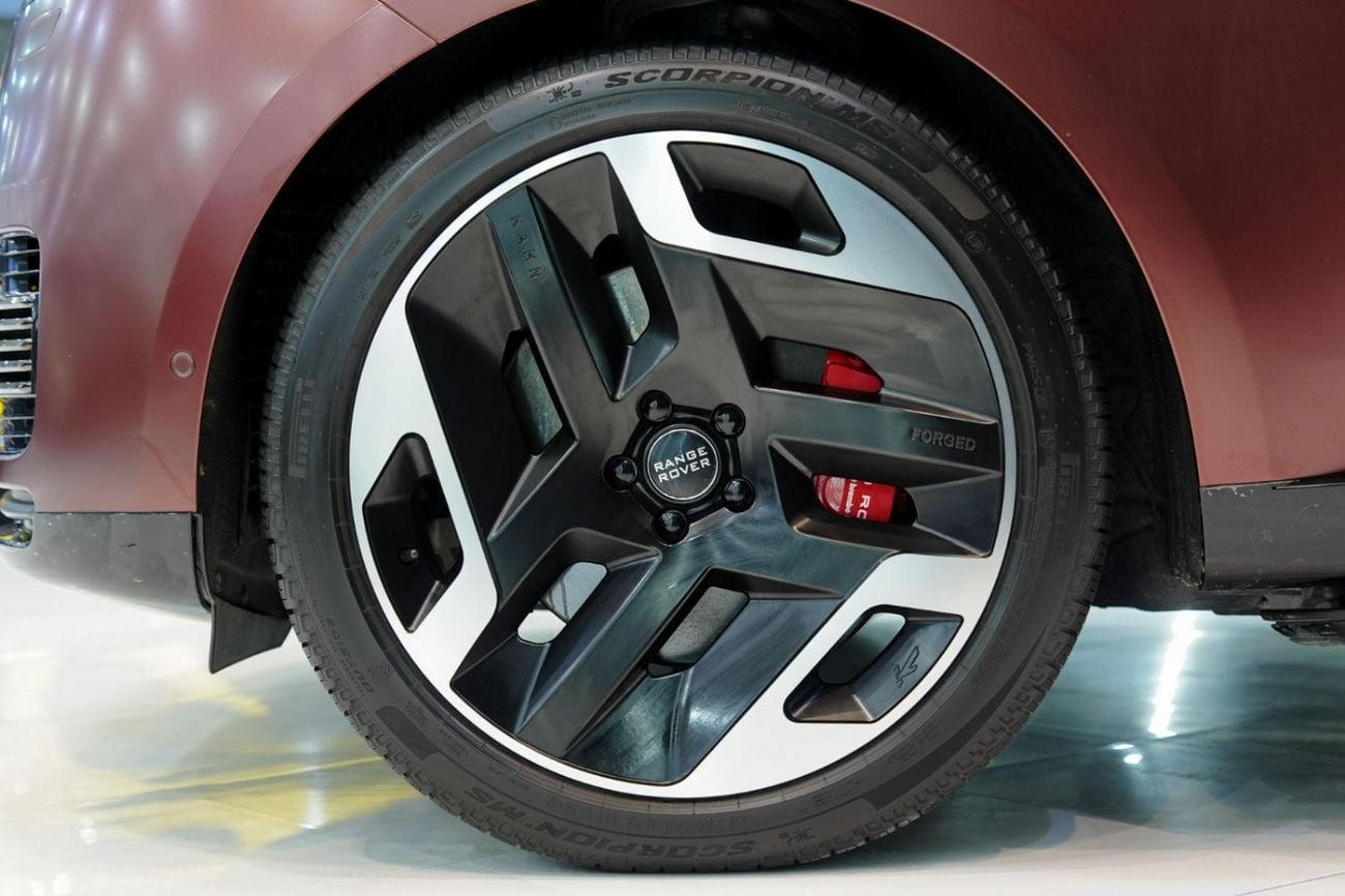 لاند روفر رينج روفر Vogue SV, Rear Entertainment Display, Two-Tone Interior, Al Tayer Warranty + Service