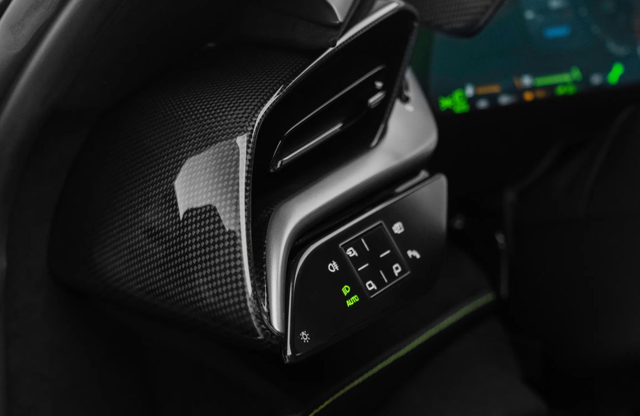 فيراري SF90 ستراديل 4.0L V8 Twin-Turbocharged Engine + eMotor