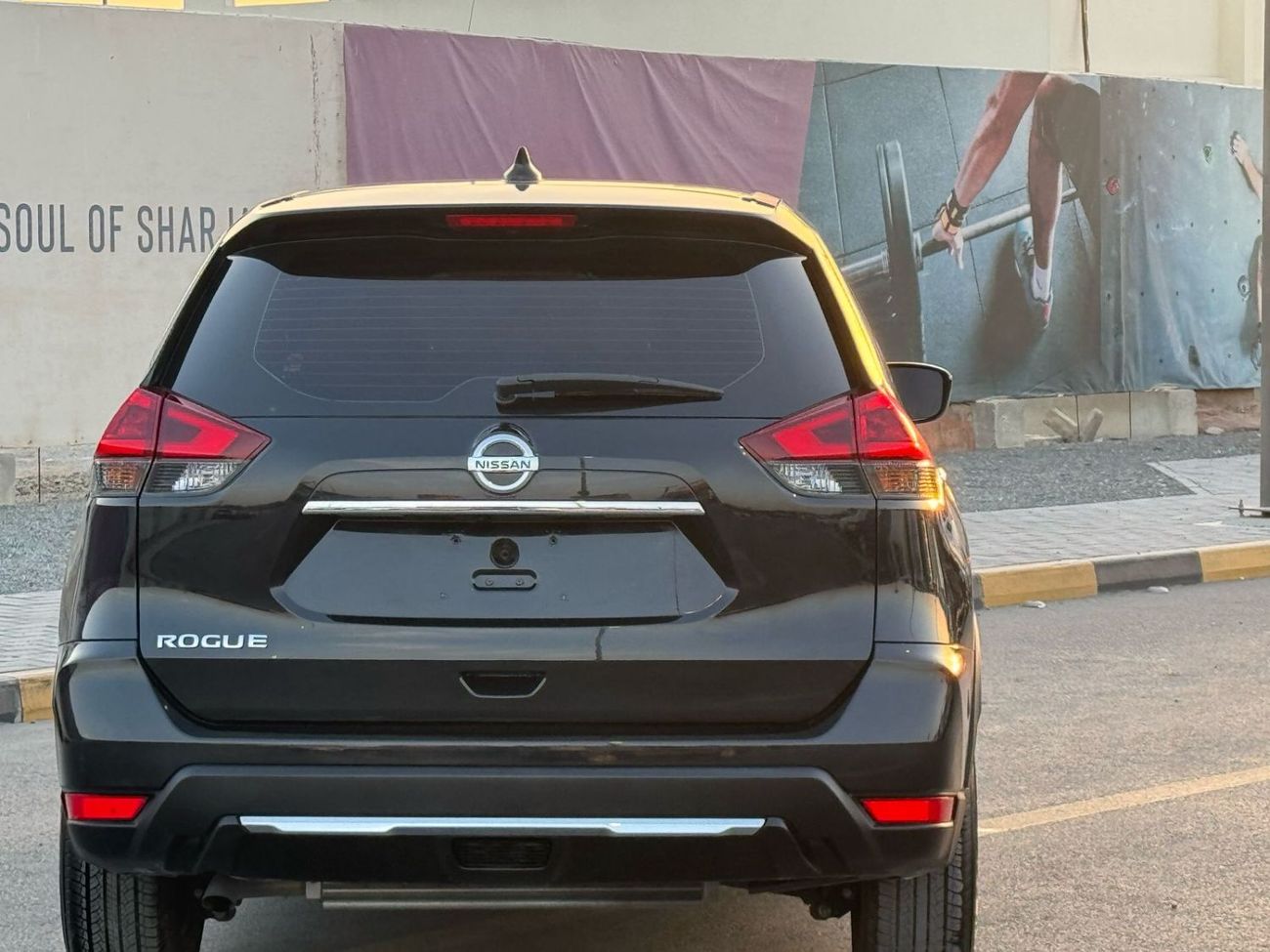 نيسان روج ممتازة من الداخل و الخارج